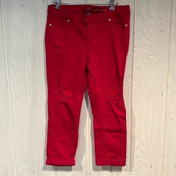 Soho New York & Company Distressed Cropped Boyfriend Red Jeans, Size 4 - Picture 1 of 7